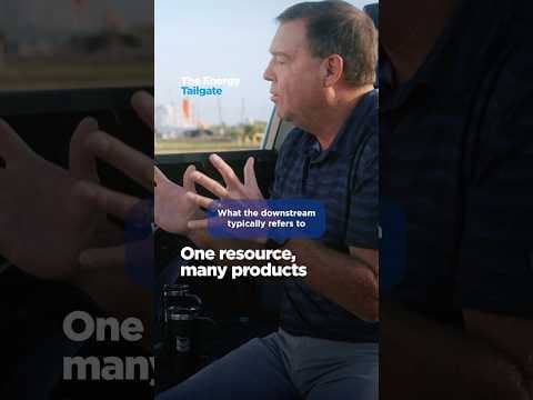 How does a refinery work?
