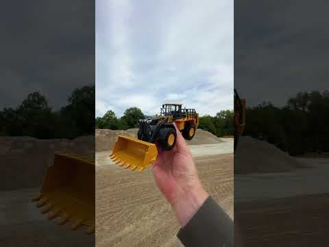 944 X-Tier Toy Trick Shot | John Deere Construction